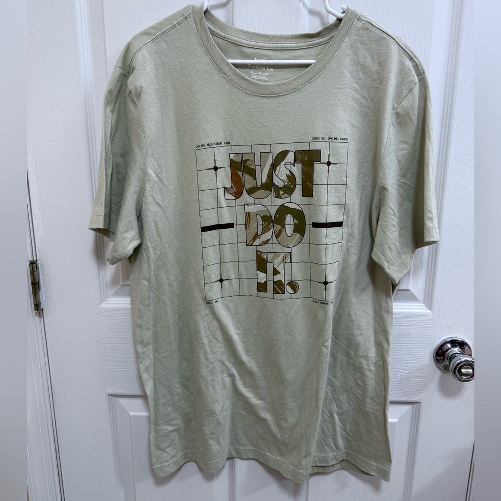 Nike Men's Tan ‘Just Do It.' Graphic T-Shirt, Size XL